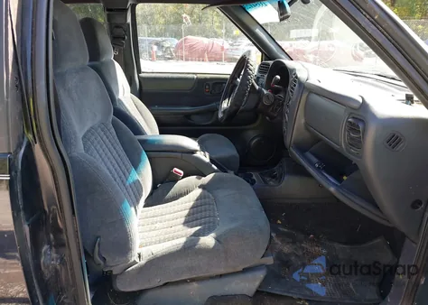 1999 Chevrolet S-10 Ls z USA, uszkodzony, nr VIN 1GCCT19W5X8193940